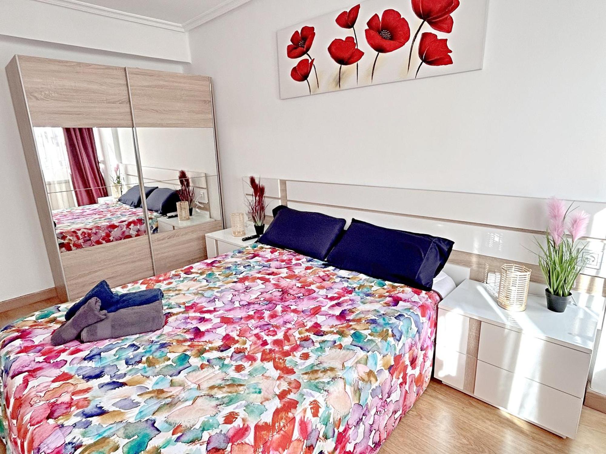 Nuevo Cerca Centro , Wifi Y Calefaccion Apartment Oviedo Bagian luar foto