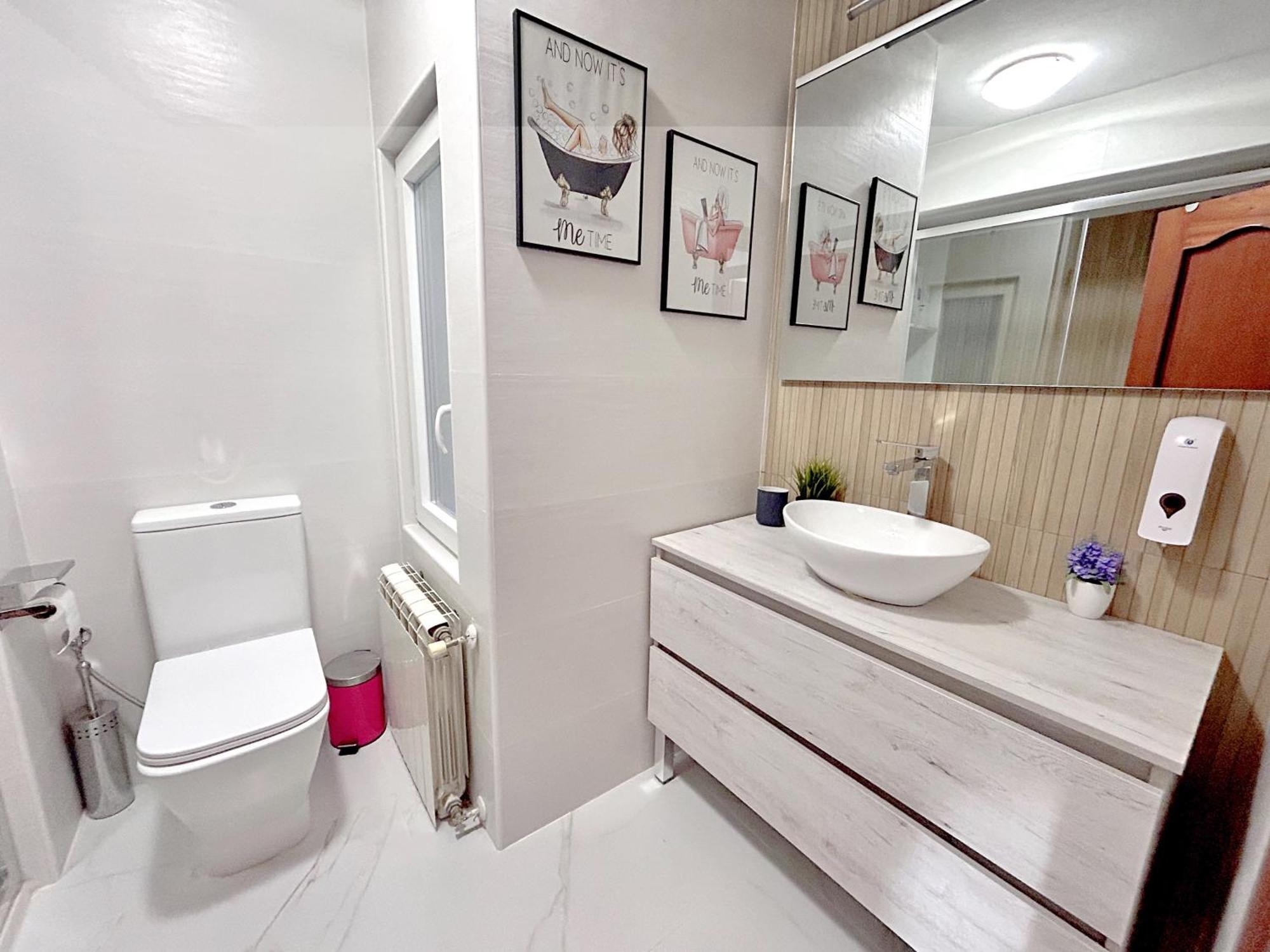Nuevo Cerca Centro , Wifi Y Calefaccion Apartment Oviedo Bagian luar foto